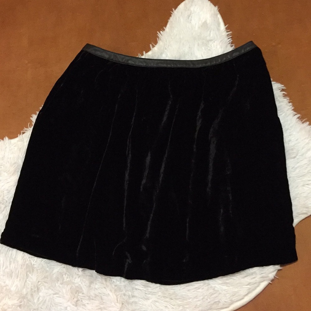 CYRILLUS Black Velvet Skirt Size 10